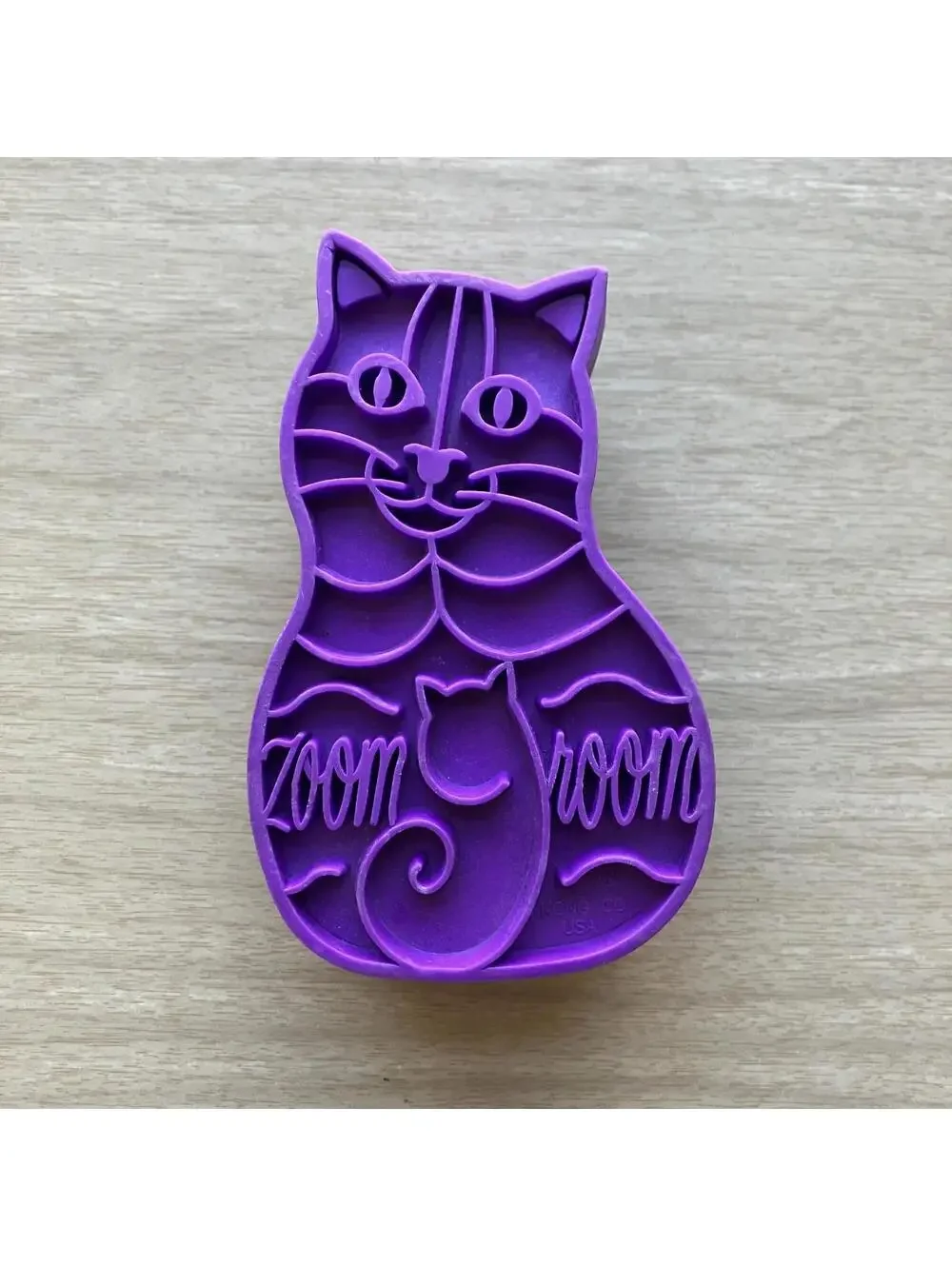 Kong ZoomGroom Rubber Wet or Dry Cat Brush Groomer Small